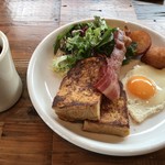 Q CAFE by Royal Garden Cafe - フレンチトーストセット 700円 (税込)