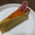 パティスリー サン・ミッシェル - チーズケーキ　450円+TAX