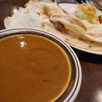 ビジービー - さらり系美味しそう。ナンは畳みました。