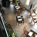 ラ モトリス - 2階から階下を見たところ