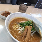 志縁 - 味噌らーめん(冬季限定)(トッピング:肉ミンチ)