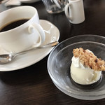 101357720 - セットドリンクと塩バニラのデザート