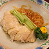 天祥 - 料理写真:２種の前菜　　”くらげ” と ”蒸し鶏” の盛り合せ