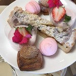 빵노 아루쿠라시 푸치 파리