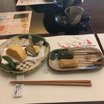 梅の花 - 生麩田楽と湯葉揚げ。