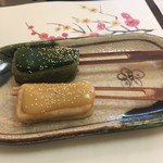 梅の花 - 生麩田楽。