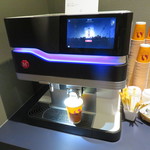 ホテルリソル京都四条室町 - ドリンク写真:エレベーターホールにあるマシーン