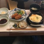 梅の花 - 牡蠣フライ、１つ食べちゃいました。