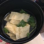 梅の花 - 湯葉吸い物。