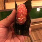 鮨駒 - おかわりしました！中落ちにネギといぶりがっこ入り