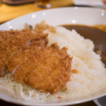 ポンチ軒 - カツと特製カレー