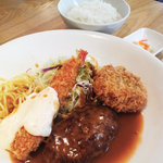 洋食よだれ道 - Aランチ(海老フライ・ハンバーグ・コロッケ)950円