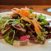 バル デ エスパーニャ ムイ 名古屋ミッドランド店 - サラダ