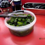 横浜家系らーめん ぼうそう家 - 備え付けの漬物！(2011,10/30)