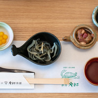 料亭 やまさ旅館 - 2019.1 たまご塩漬け、エンペラの湯引き、肝の酢あえ、生血（清酒割り）