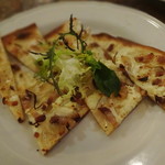 ウィウィ - タルトフランベ（アルザス風ピッツァ）