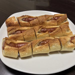 粉とクリーム - 食べやすい長さで切断。