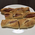 粉とクリーム - 食べやすい長さで切断。