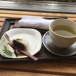 富士菓匠 金多留満 - お茶とお菓子を頂きました。