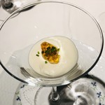 マノワール・ディノ - カリフラワーのムース　コンソメのジュレ