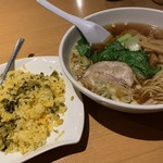Sam Bi Ku Enya - ラーメンと高菜炒飯セット