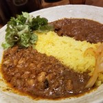 SPICY CURRY 魯珈 - 粗挽きラムとひよこ豆のキーマカレー＆辛口！ビタービーフカレーの２種カレー