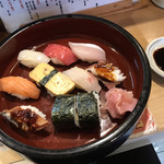 逹鮨 - 