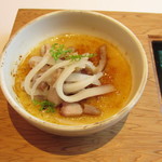 ラ メゾン ドゥ グラシアニ - 丹波篠山・吉良園菊芋のブリュレとピクルス  神戸ポークのベーコン