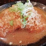 高知ジェントル麺喰楽部 - カツは大きめです