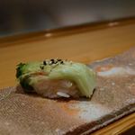 鮨 おさむ - 貝割れの昆布〆