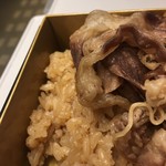 淡路屋 - ご飯にもタレが染み込んでいる