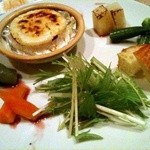 野菜料理と土鍋ごはんの店　侒 - 焼きカマンベールのフォンデュサラダ