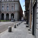 Baratti & Milano -  Palazzo Carignano の右側の建物に「Baratti & Milano」がある