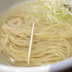 鶏だし中華そば かね壱 - 麺の細さ