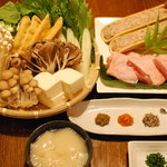 てげてげ - ”鶏”と”手作りつくね”のコラーゲン鍋　一人前￥１，8００（二人前より）