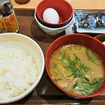 すき家 - とん汁たまかけ定食