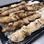 吾助 - 焼き鳥弁当…500円+大盛り…200円