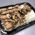 吾助 - 焼き鳥弁当…500円+大盛り…200円
