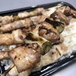 吾助 - 焼き鳥弁当…500円+大盛り…200円