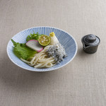 しらすとすだちだし醤油うどん しらすとすだちだし醤油うどん