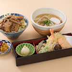 ハーフ鎌倉野菜の天ぷらうどんとミニバラ丼のセット ハーフ鎌倉野菜の天ぷらうどんとミニバラ丼のセット