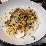 PASTA MARCHE AWkitchen’s - きのこパスタ 1242円(税込) 量は結構少なめ