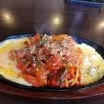 JINNO COFFEE - 鉄板ナポリタン　湯気立ってます♪