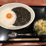 大衆肉割烹 加藤の肉丸 - 牛すじ黒カレー