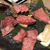 近江うし 焼肉 にくTATSU 青山本店 - 
