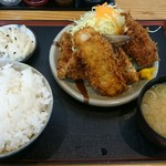 丸福 - ミックスフライ定食 850円