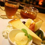 カフェ&バー プレス - 