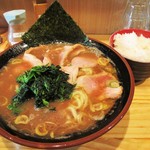 秋葉原ラーメン わいず - ラーメン大盛