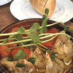 柊山ガーデン - トマトと鶏のアヒージョ