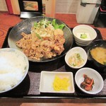 しんき食堂 - がっつり定食。980円